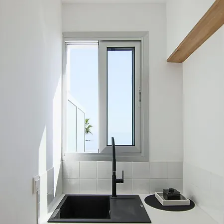 Апартаменты Phaedrus Living Seaview Lighthouse 52 *